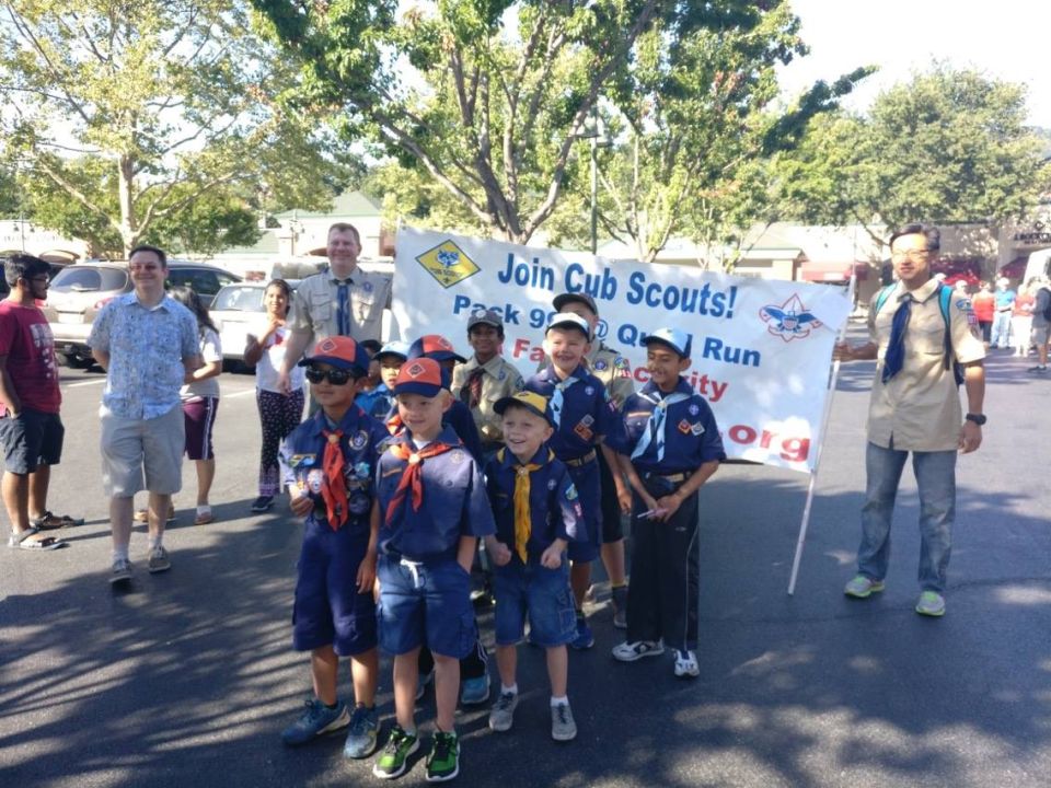 Danville Kiwanis 4th of July Parade Pack 996